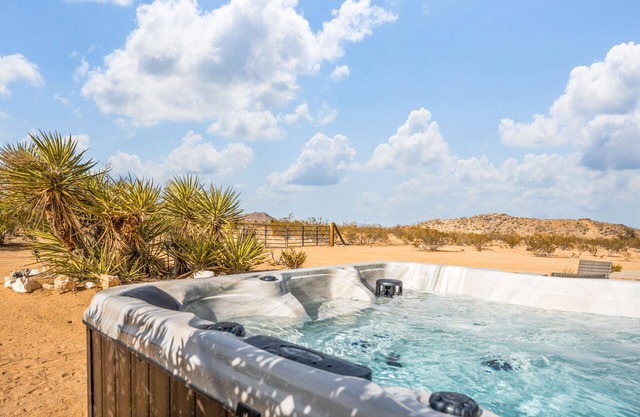 Cozy Cabin with Hot Tub, Stargazing, Private & Secluded 2.5 Acres