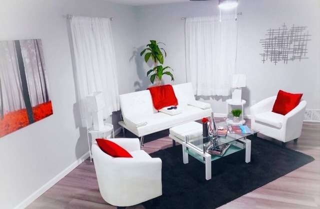 Cozy Cape Cod House-Mins from Downtown Cincinnati”