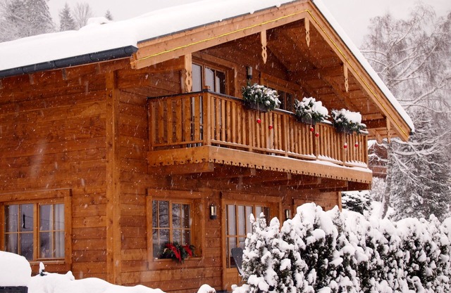 Cozy chalet, 3 bedrooms/3 bathrooms/sauna up to 9 pers. Ski season in October-May