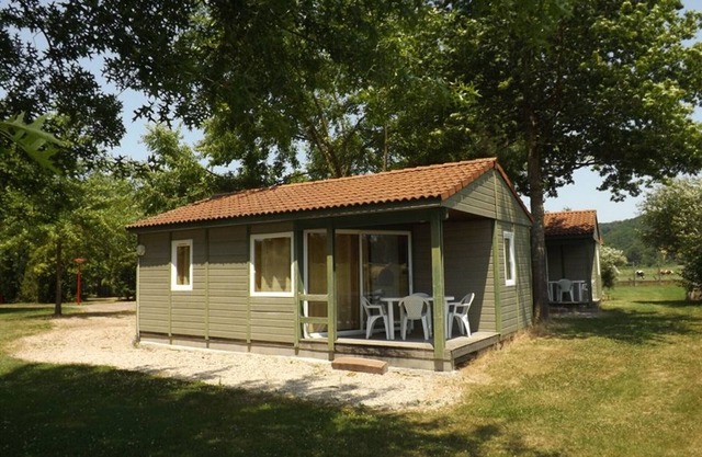 Cozy Chalet with Heated Pool, Terrace, Near Maurs - Sleeps 4