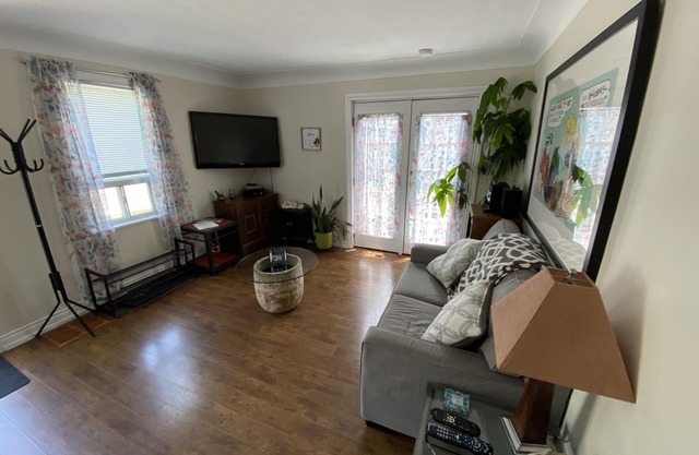 Cozy, Clean Downtown Burlington Stunner!
