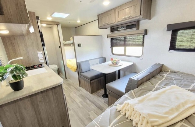 Cozy & Clean Glamping Retreat~Private Location~WiFi~5 mins From Meridian Village