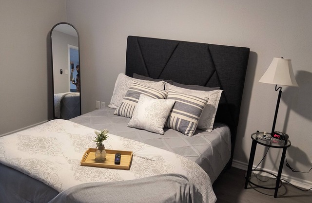 Cozy Condo in Montgomery with Pool access & Steps away from Golf course!