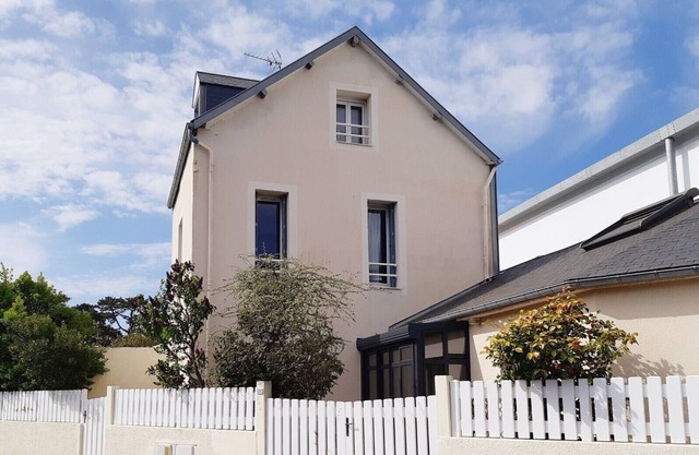 Cozy cottage (5 people) with terrace, 250m from the sea and the Christian Dior garden