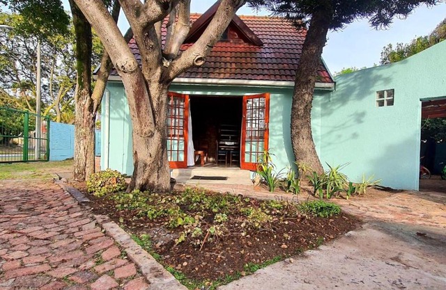 Cozy Cottage +/- 500m from the beach