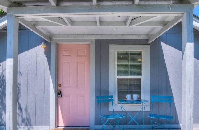 Cozy Cottage in Heart of OKC