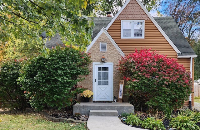 Cozy Cottage in Terre Haute w/3-bedrooms