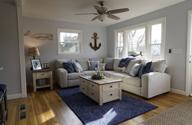 Cozy Cottage In Quaint Village of Snug Harbor! CENTRAL A/C! Walk to Marinas!