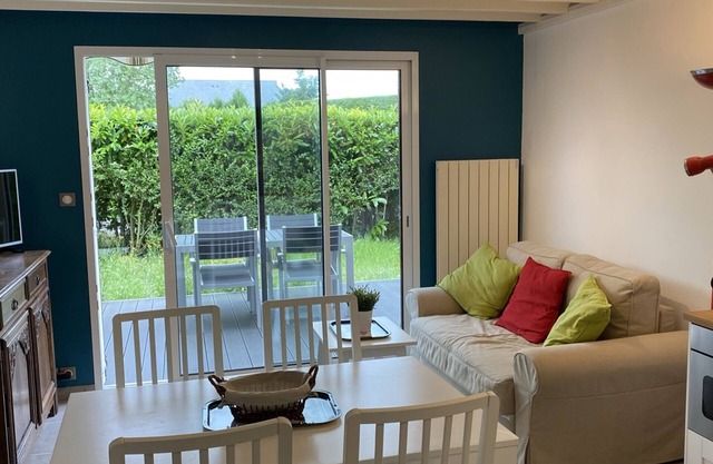 Cozy Cottage near Cabourg Beach with Private Garden and Free Wi-Fi