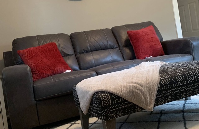 Cozy Cottage~Newly Remodeled~ Minutes from Dowtown