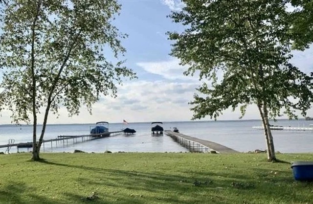 Cozy Cottage on Shawano Lake