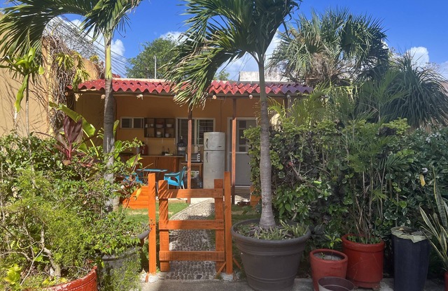 Cozy Cottage Tropical Bungalow