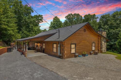 Cozy Cottage Wev Charger, Firepit & Bed Swing