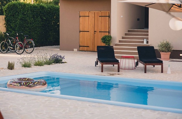 Cozy Country Home with heated outdoor pool