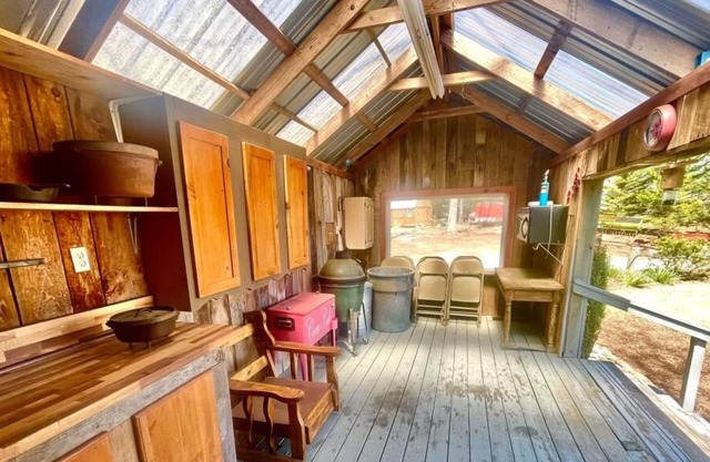 Cozy Cub Hideaway