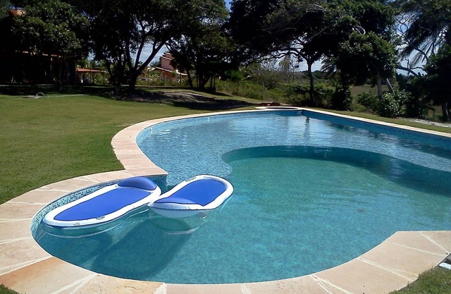 Cozy duplex house! With 3 suites and lap pool