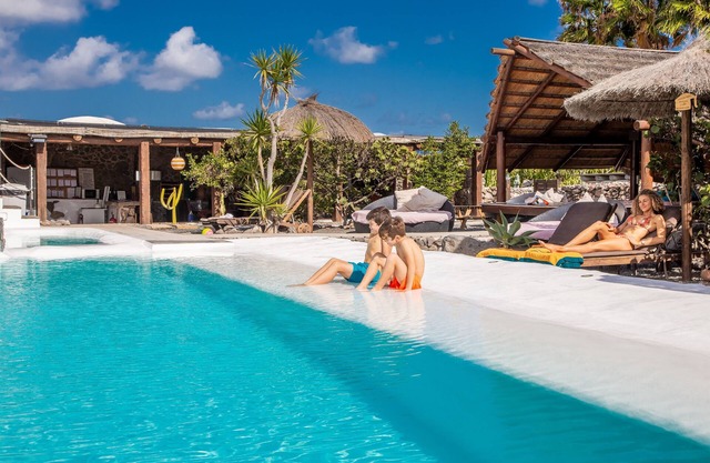 Cozy Eco Garden Cottage, 300mt Sand Beach, Pool, Exotic Garden with Sea Views