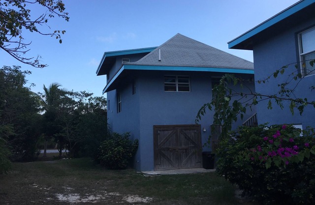 Cozy Family-friendly Hideaway With Ocean Views and Peaceful Garden