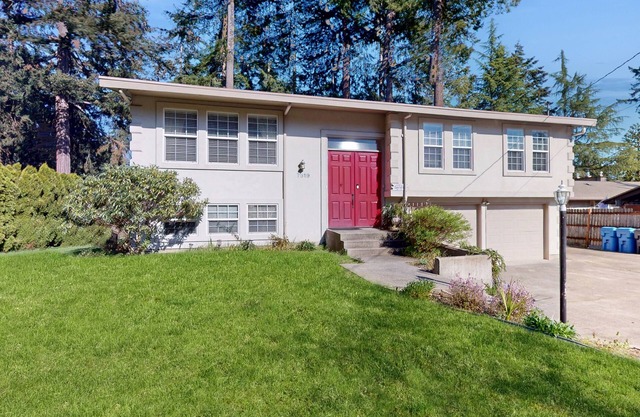 Cozy family-friendly house with a dedicated workspace and gas grill