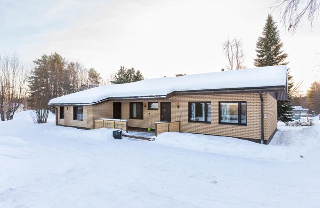 Cozy five bedroom house