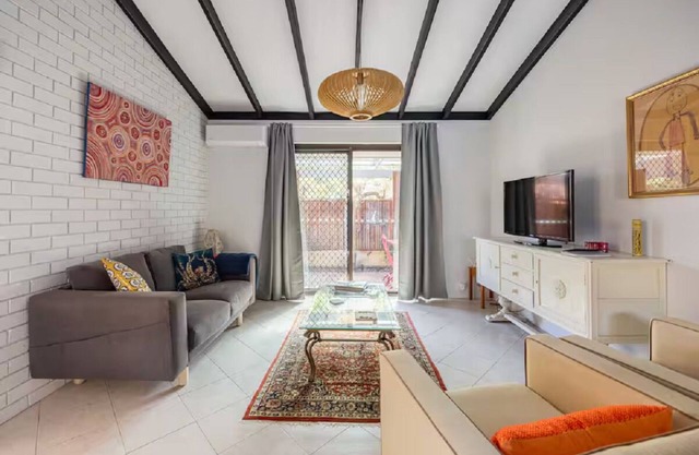 Cozy, functional unit walkable to most amenities