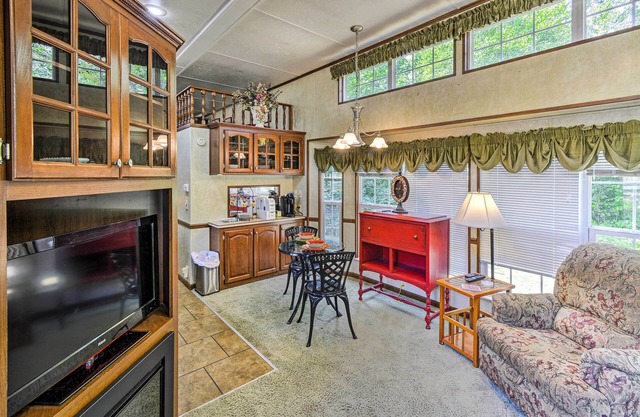 Cozy Gig Harbor Cottage ~ 2 Mi to Case Inlet!