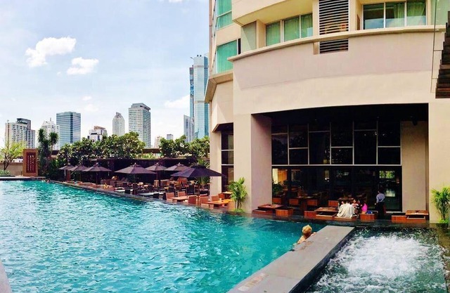 Cozy/Great Location Sathorn Condo