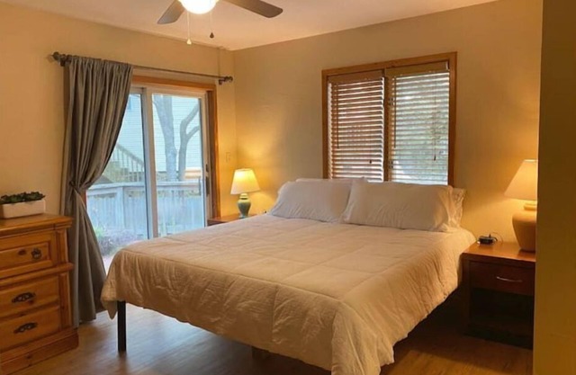 Cozy Harbor Home for Families