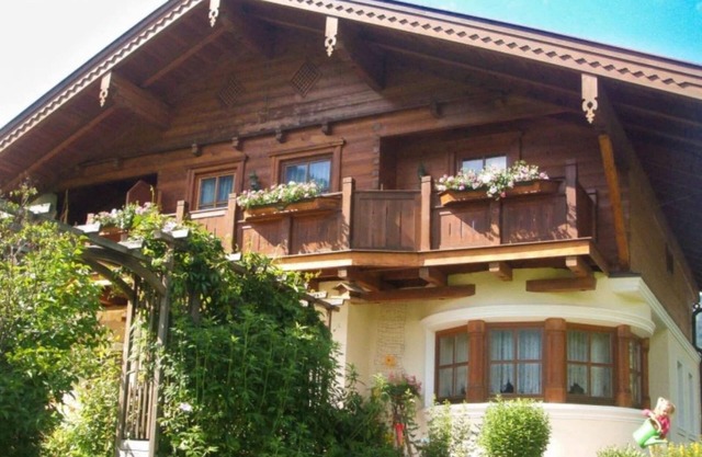 Cozy holiday apartment close to the slopes
