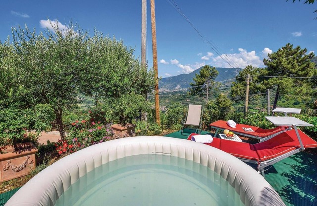 Cozy home in Camaiore LU with WiFi