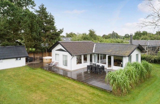 Cozy home in Dannemare with sauna