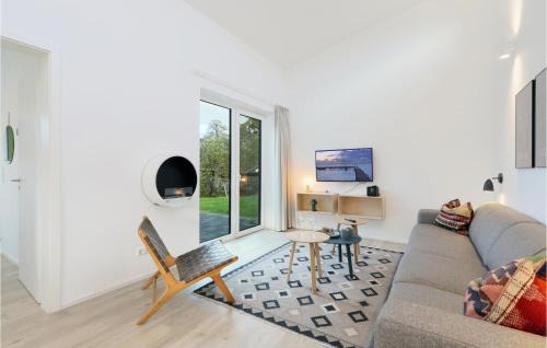 Cozy Home In Lembruchdümmer See