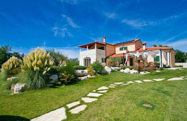 Cozy home in Porec with sauna