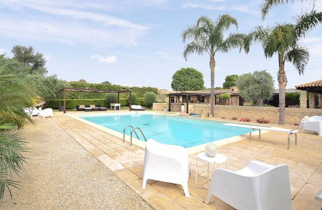 Cozy home in Siracusa with kitchen