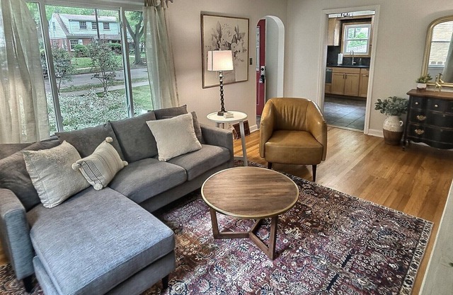 Cozy home near Froedtert & Children's Hospital! Quiet & friendly neighborhood!