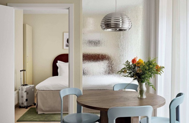 Cozy Hotel Apartment Facing Inner Courtyard