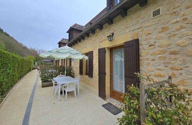 Cozy house with BBQ and Wifi in Domme, Dordogne