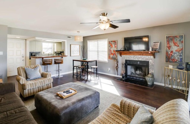 Cozy Lake Hamilton Condo with Balcony and Pool Access!