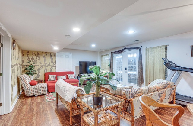 Cozy Louisville Getaway, 17 Mi to Downtown!