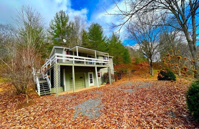 Cozy Mtn. Home in Newland