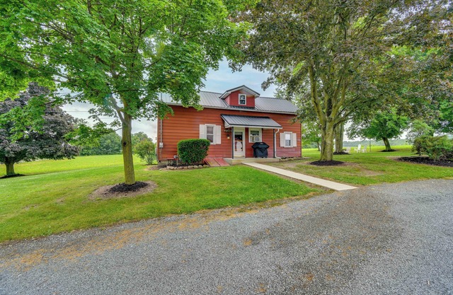 Cozy New York Farmhouse w/Porch, Grill & Fire Pit
