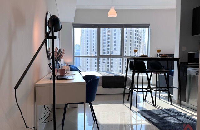 Cozy Newly Furnished Studio in Center of Vibrant Dubai Marina