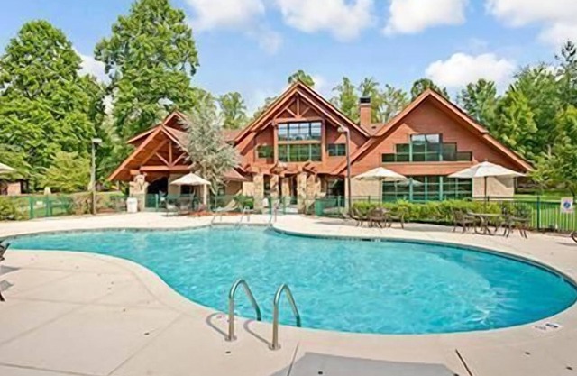 Cozy One Bedroom w/ Resort Indoor & Outdoor Pools, Golf Course & More!