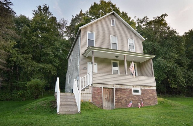 Cozy & Peaceful 3BR Retreat – Porch, Creek Sounds & Wildlife Views