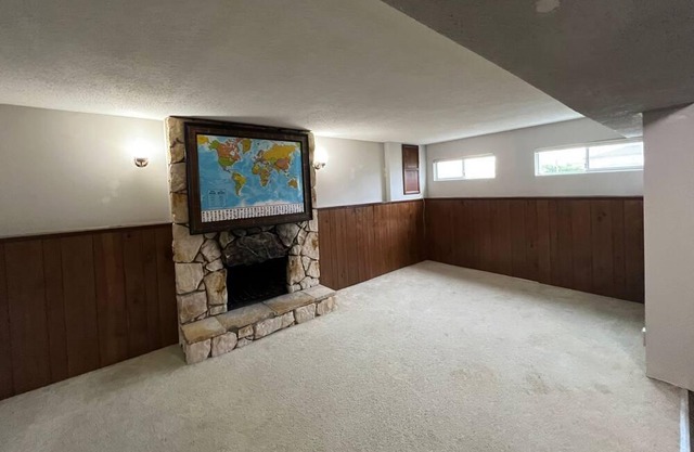 Cozy Private room in a Basement Suite