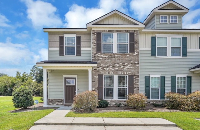 Cozy Professional Townhouse