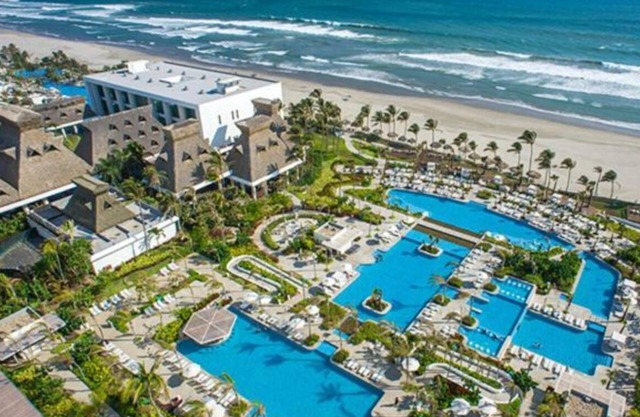 Cozy resort in wonderful Acapulco de Juárez with AC, WiFi