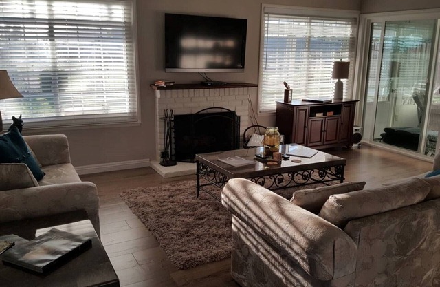 Cozy Respite with New Kitchen and Great Open View