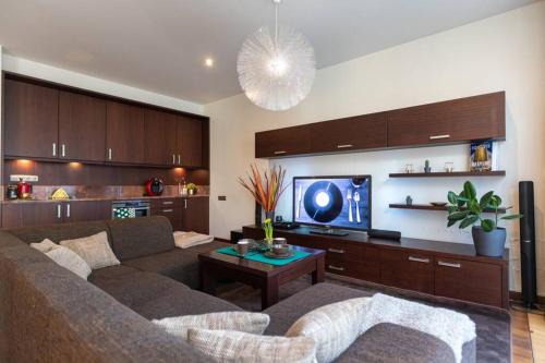 Cozy river-side apartment right in Riga