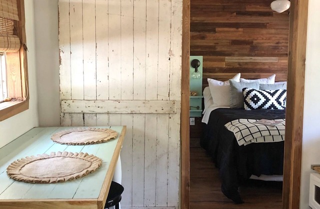 Cozy Serene Country Tiny House Cottage